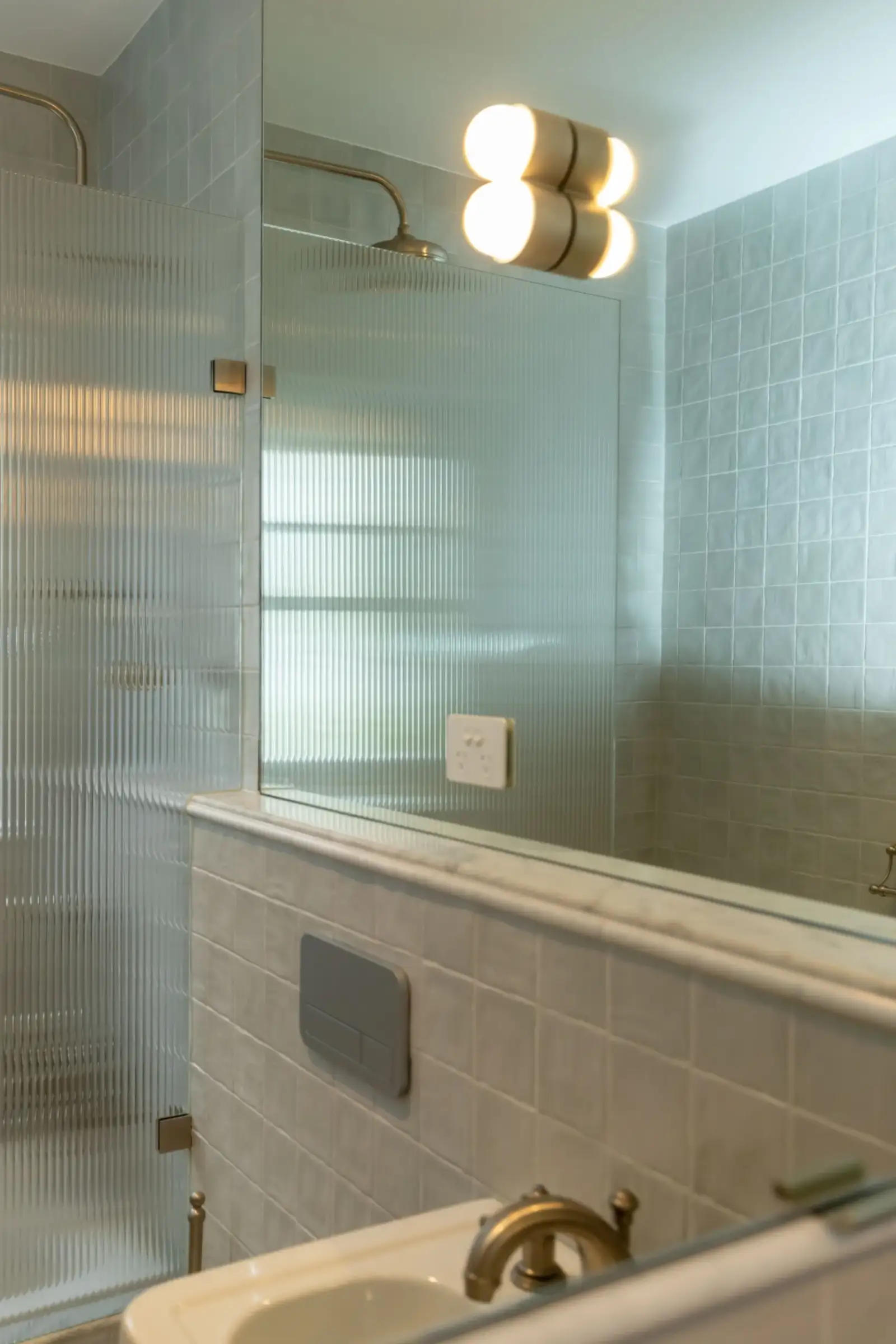 Eastern Project - bathroom vanity with fluted glass screen